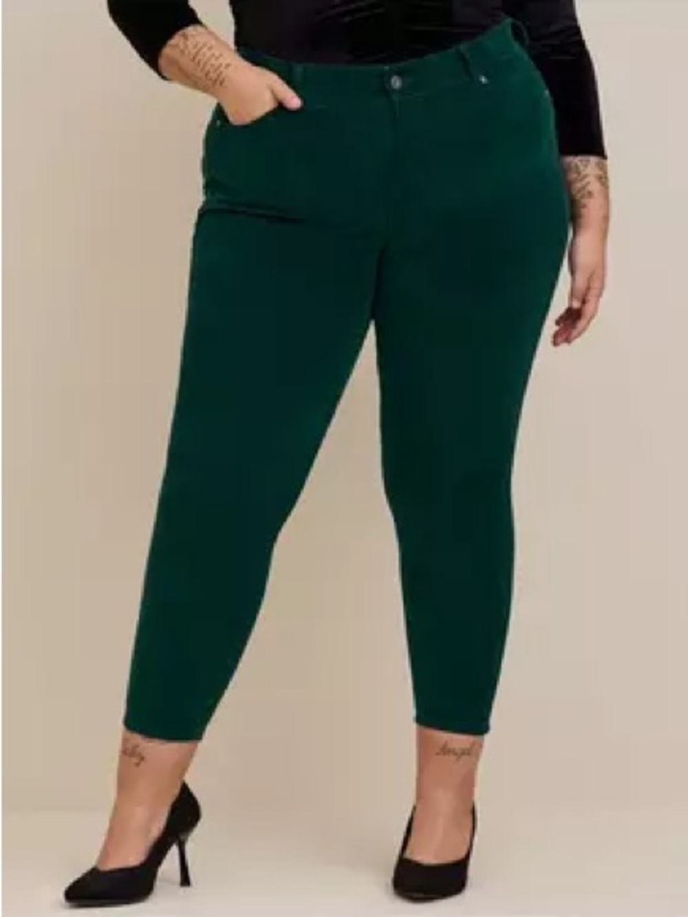 Torrid Bombshell Skinny Corduroy High-Rise Jean size 24 S in Botanical Garden